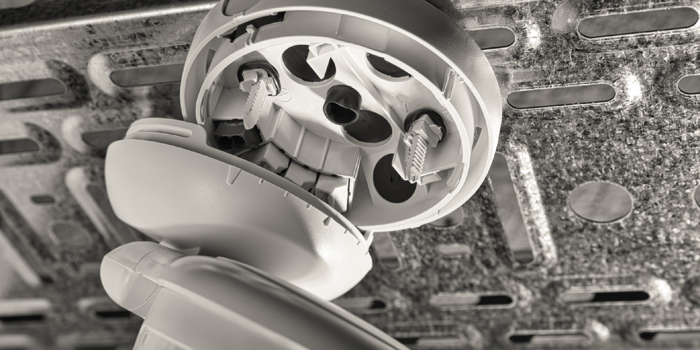 simple and quick use of existing cable routes